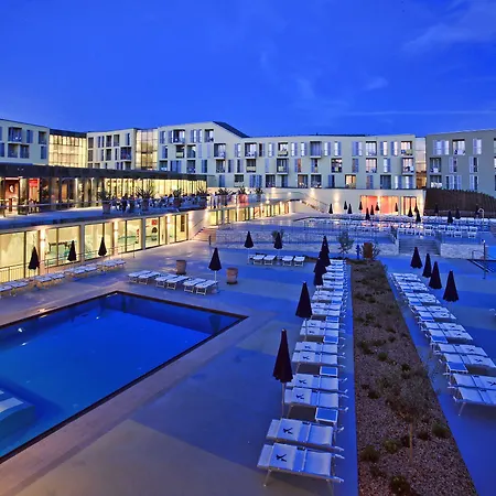 酒店 法肯斯特尼狄亚多拉家庭酒店