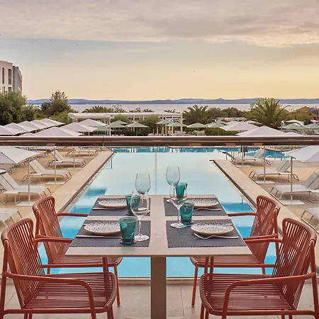 酒店 法肯斯特尼狄亚多拉家庭酒店 佩特坎内