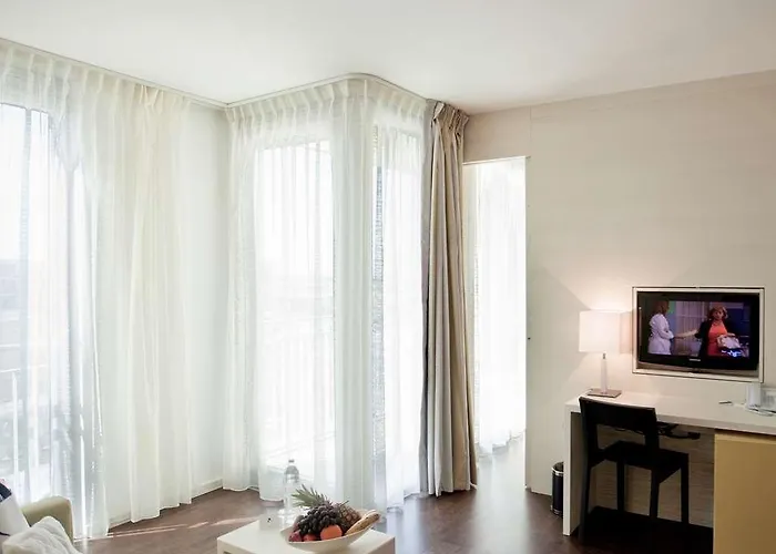 法肯斯特尼狄亚多拉家庭酒店 酒店