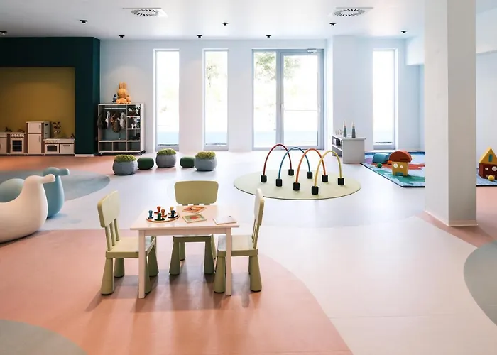 法肯斯特尼狄亚多拉家庭酒店 酒店 5*