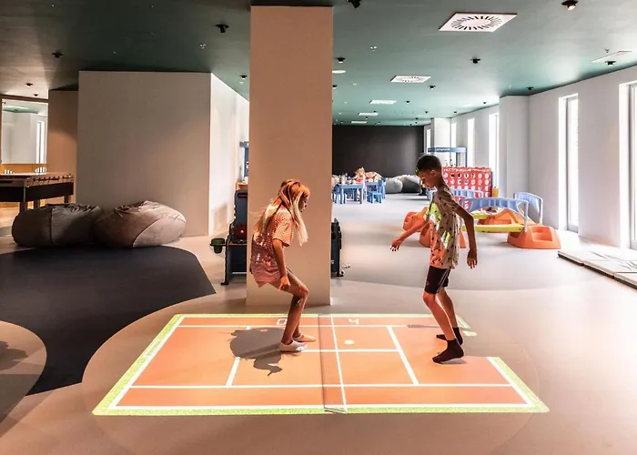 法肯斯特尼狄亚多拉家庭酒店 5* 佩特坎内