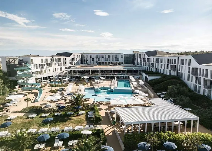 法肯斯特尼狄亚多拉家庭酒店 5* 佩特坎内