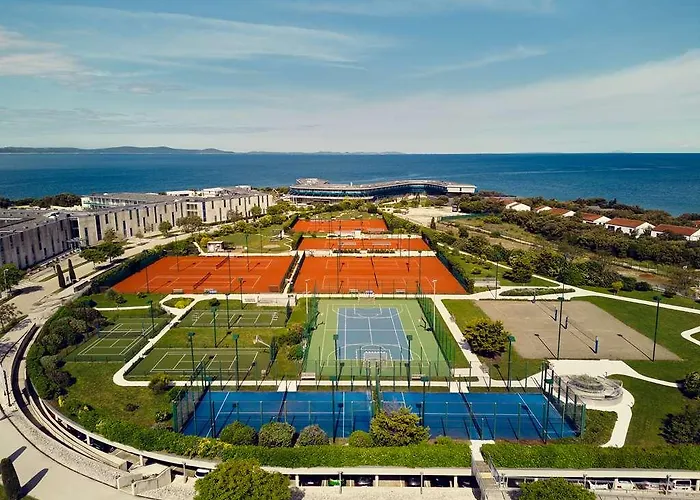 酒店 法肯斯特尼狄亚多拉家庭酒店 佩特坎内