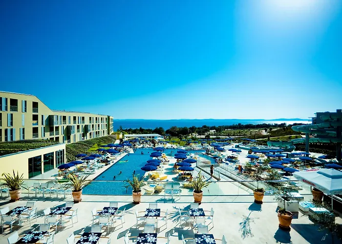 法肯斯特尼狄亚多拉家庭酒店 酒店