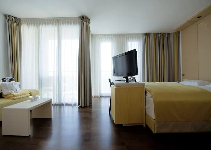 酒店 法肯斯特尼狄亚多拉家庭酒店 佩特坎内