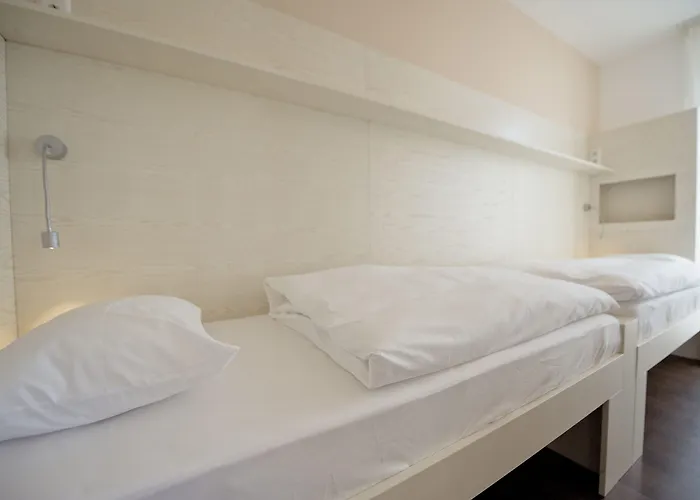 酒店 法肯斯特尼狄亚多拉家庭酒店