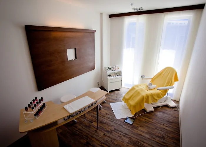 法肯斯特尼狄亚多拉家庭酒店 酒店 5*