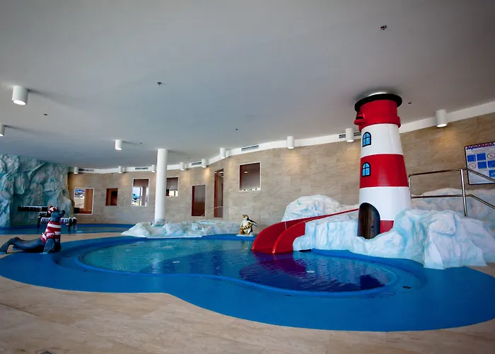 法肯斯特尼狄亚多拉家庭酒店 5* 佩特坎内