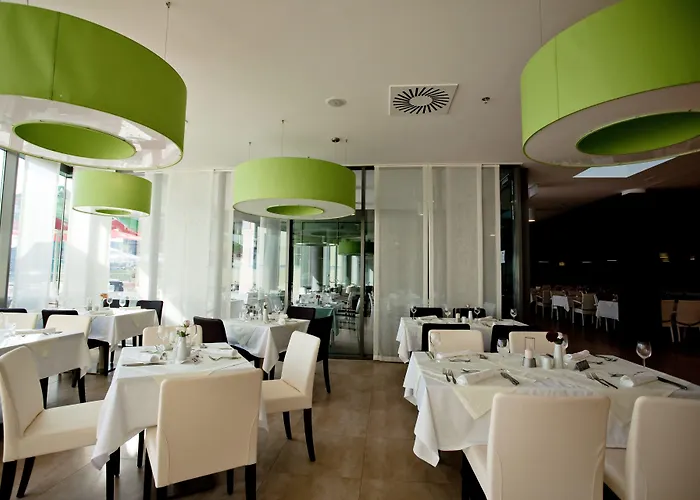 法肯斯特尼狄亚多拉家庭酒店 5*