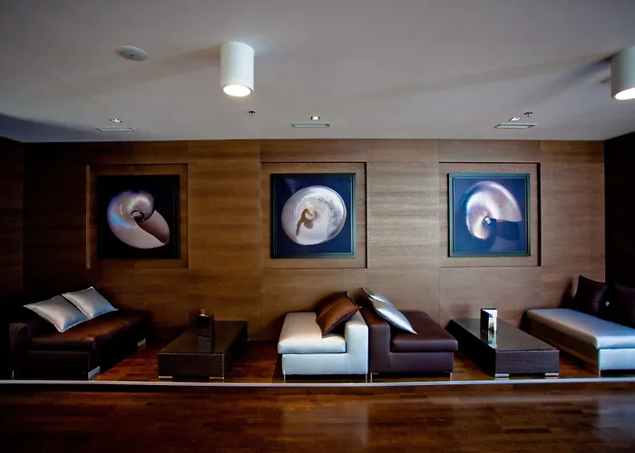 法肯斯特尼狄亚多拉家庭酒店 5* 佩特坎内