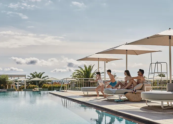 法肯斯特尼狄亚多拉家庭酒店 酒店